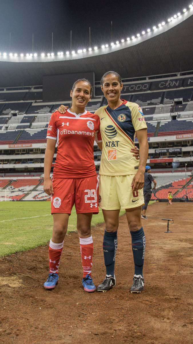 MarVceB's tweet image. No importan los colores, mientras la hermandad perdure, o que.. @CaroMiranda_29.. 😜 #MVC6 ⚽ 🦅