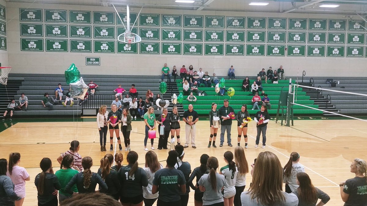 JenGuthery's tweet photo. You know I couldn't miss my favorite ladies on senior night! So proud of you girls!! @_dolllaarrr @_caraadams @ellygraceee2 https://t.co/ayAgd7zktM