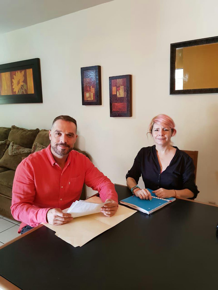CharlyLeonMC's tweet photo. Analizando con @mizzhar el reglamento para regular el uso de pirotecnia en Hermosillo que hace dos años presentaron los #RegidoresCiudadanos y que la pasada administración congeló. Retomaremos esta lucha nuevamente para cuidar a nuestras mascotas. #PoderAnimal https://t.co/VmMBLCmqJK