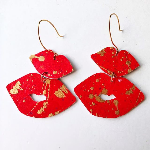AudraStyleArt's tweet photo. The newest collection is live at the link in bio! Xx💋✨ #artforyourears #treatyoself #handmadeisbetter #audrastyle
.
.
.
.
.
.
.
#bigearrings #ooakjewelry #Wearableart #jungalowstyle #passioncolorjoy #anthropologie #earrings #fallfashion #fashion #st… https://t.co/kl4Vts3lTk https://t.co/9xZcXwnCpS