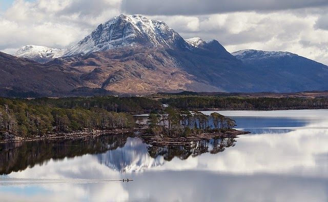 Loch Maree, Scotland buff.ly/2vYwMbR #Scotland #photography #mountains