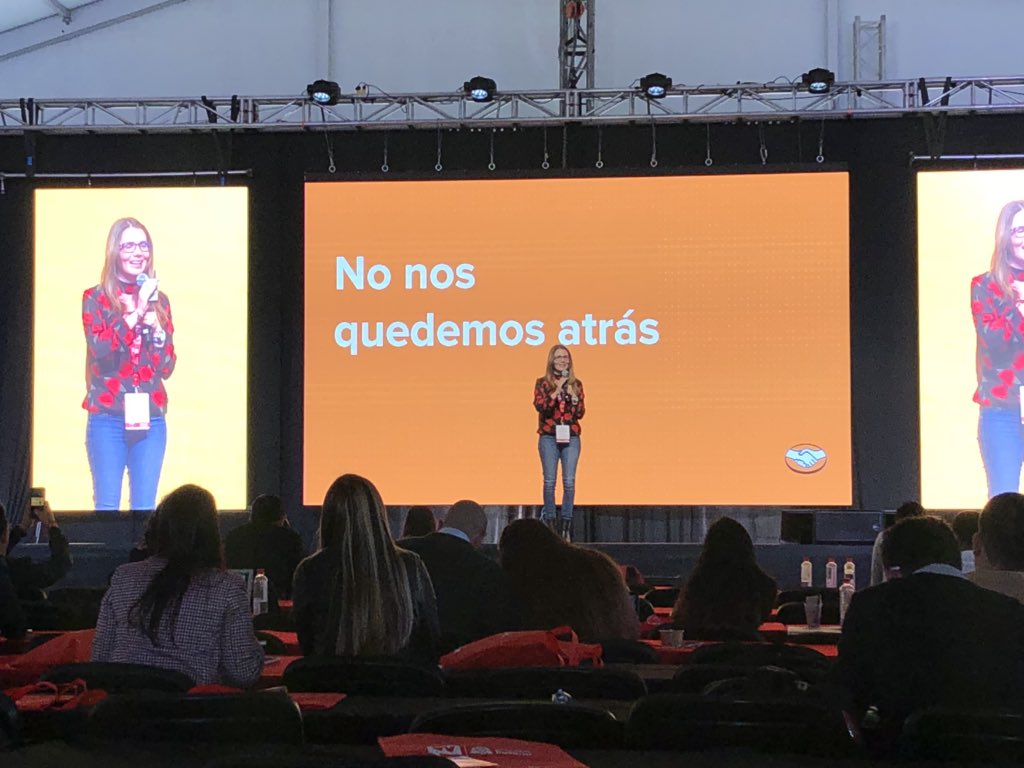 JUANCAELBROKY's tweet image. En el @webcongress con @MeDicenWally y @CrewBrandMen
#URWebCongress #FestivalDigital #WebCongress 
Conociendo las experiencias digitales de empresas y marcas como @ML_Colombia y escuchando a @sharktankcol