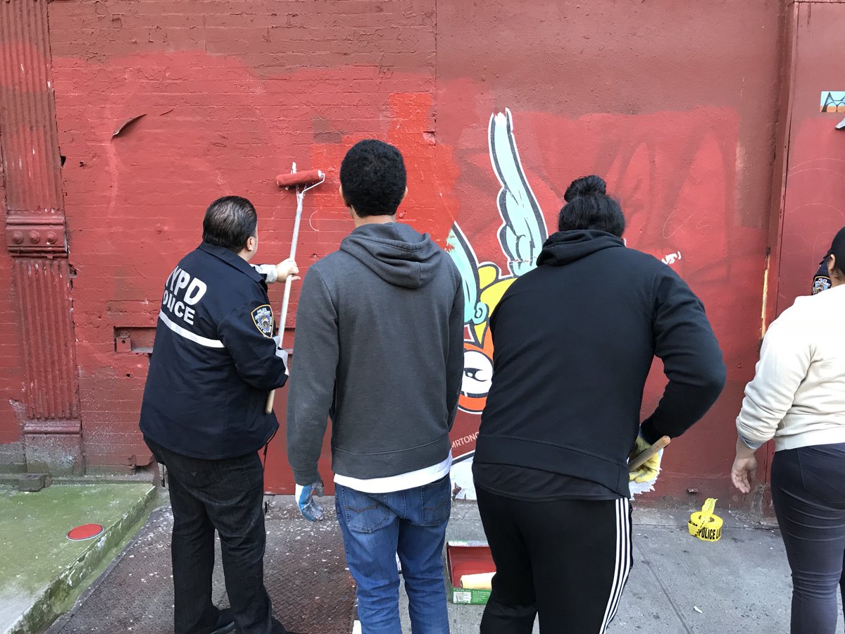 NYPD13Pct's tweet photo. Job well done today by our very own 13 Precinct NYPD Explorers, Youth Officers, Auxiliary Coordinator, and NCO C! Thank you for keeping our neighborhood graffiti free! #TeamWorkIsTheBestWork https://t.co/GLZtg6NDav