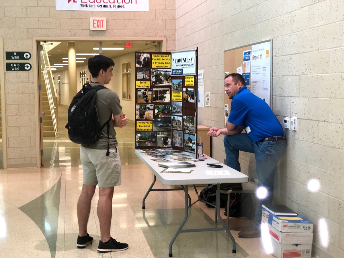 RBHSCounseling1's tweet photo. Special thanks to some of our community partners who were able to make our #CAMSC2018 a huge success with our mini college/career fair! BIG shout to @NephronPharm, @scdhec, @BlanchardCat, Foremost Pipeline, @USNavy, @SCNationalGuard, @USMC, @theSCANG, @USArmy for their presence. https://t.co/8eVCYlK7B9