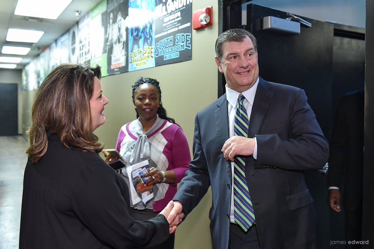 We are thrilled to announce this year's Legacy Leaders Impact Award to #Dallas Mayor <a href="/Mike_Rawlings/">Mike Rawlings</a>, his team and the <a href="/GrowSouth/">GrowSouth</a> initiative! Thank you for your shining example of service to our city! #GivingGala18