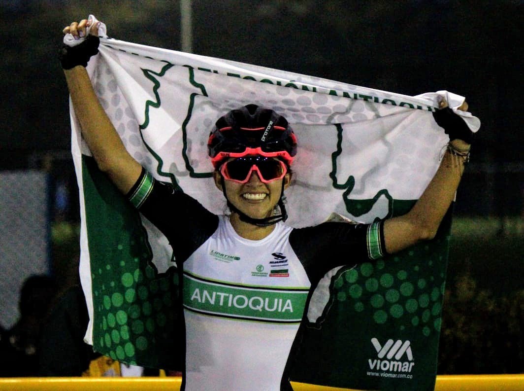 ⚠️Y llegó el oro🥇‼️
•
•
✔️Gracias familia, gracias equipo, gracias amigas, gracias Antioquia.
Esto es para todos ustedes 🤗🤩🌞
•
•
•
 #SATLV #Oro #Antioquia 
#FabrianaArias #VoyConFabri