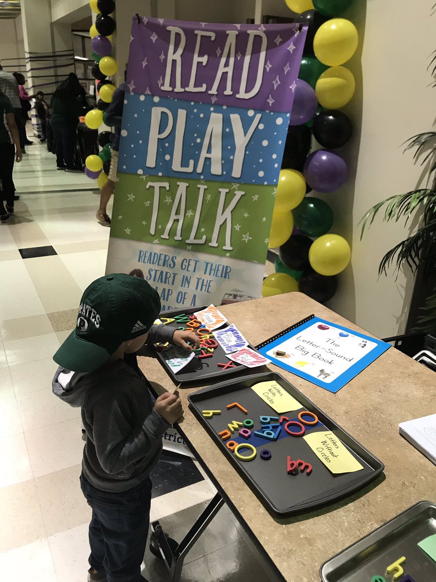 RockwellEnglish's tweet photo. The first ever Homecoming Community Rally was AMAZING!!!  So fortunate to be part of this place! #PoteetStrong #PoteetCommunity #BeasleyPride #MesquiteISD https://t.co/tBVTcgUKbD
