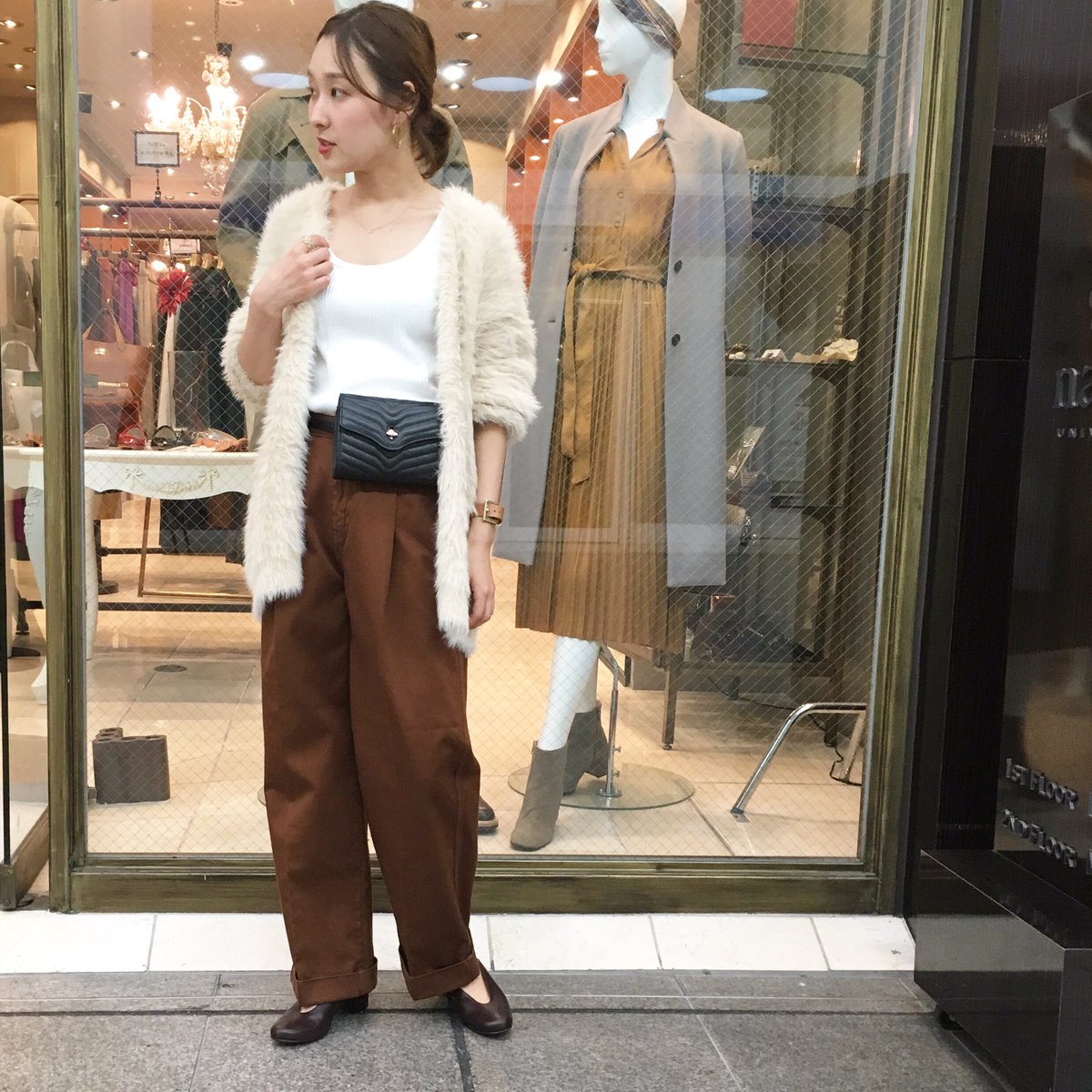 O Xrhsths ナノユニバース松山店 Sto Twitter 松山店l S 昨日ご紹介致しました フェザーニットプルオーバーを カーディガンタイプでご用意 ヒップが隠れるリラックス感あるシルエットに すっきり見えるvネックデザイン 軽めの素材のロングスカートや