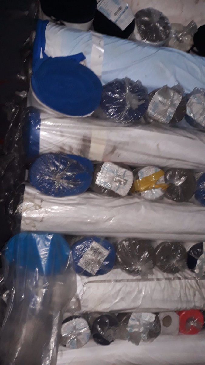 AlanIlan's tweet image. Jualan kain sepii😂😂😂