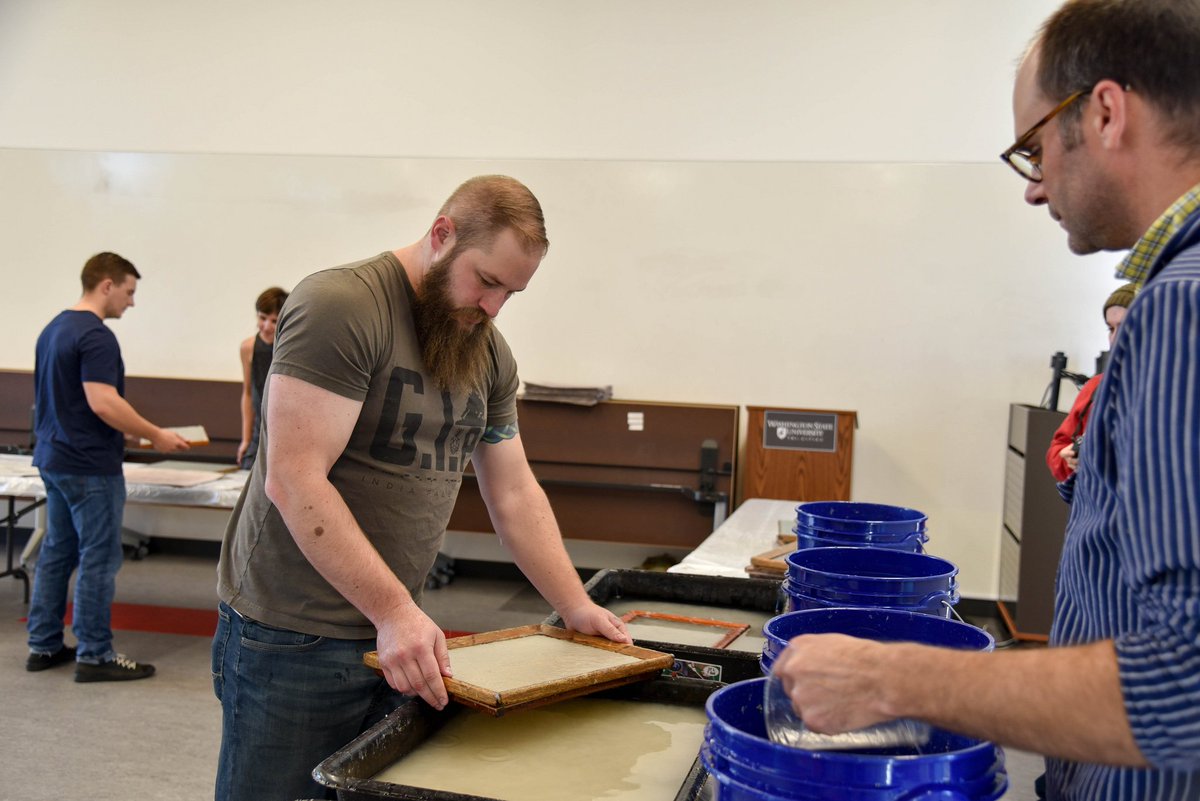 WSUTriCities's tweet photo. #PeacePaperProject provides therapeutic outlet, commemoration for @WSUTriCities students
https://t.co/J0lskHBGBB https://t.co/nlSnkzv2rg