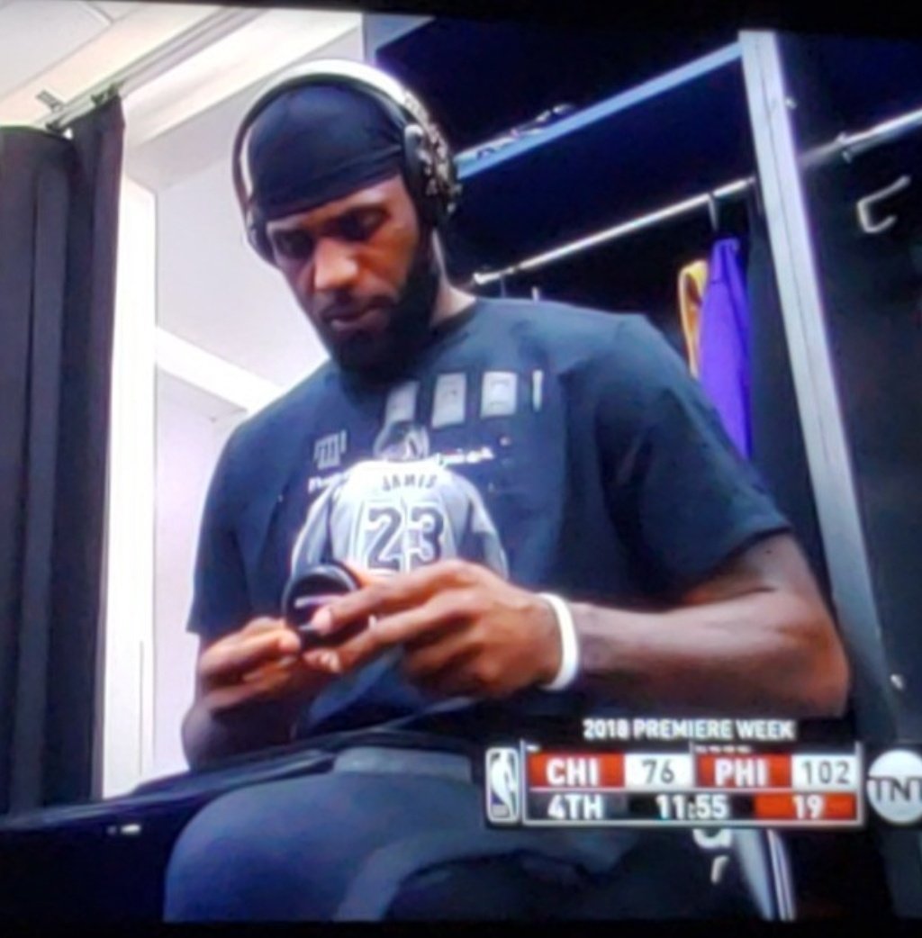 Sam_Green8's tweet photo. LeBron wearing a shirt with LeBron on it before LeBron's LA debut is peak LeBron https://t.co/xTrvzcixDx