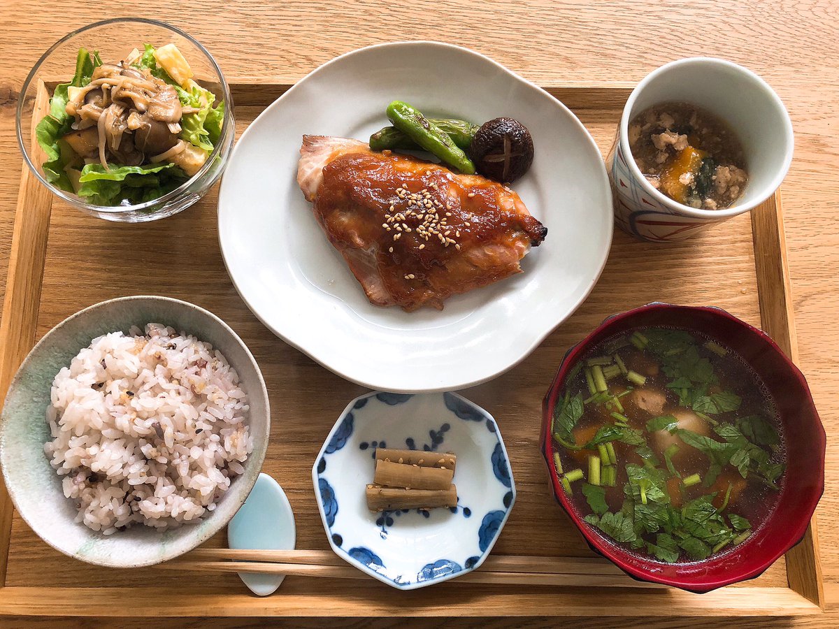 喫茶と食事 みどり على تويتر 10月19日 21日 10月26日 28日の和定食です 是非ご賞味くださいませ 鯖の梅みそ焼き かぼちゃのそぼろあんかけ きのこマリネサラダ 里芋とせりの汁物 酢ゴボウ 雑穀ご飯 喫茶と食事みどり 定食 和定食
