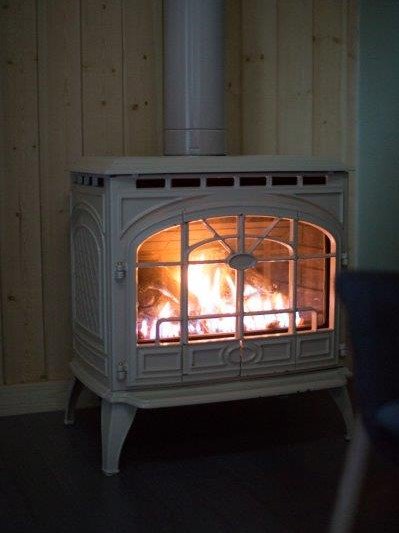 We're headed into the perfect time of year to cozy up to the fire with someone special for a quiet getaway...
.
.
.
.
.
#BigSurGetaway #RomanticWeekend #Serenity #Cozy #Vintage #Style #Comfort #NorCal #Redwoods #PeaceandQuiet