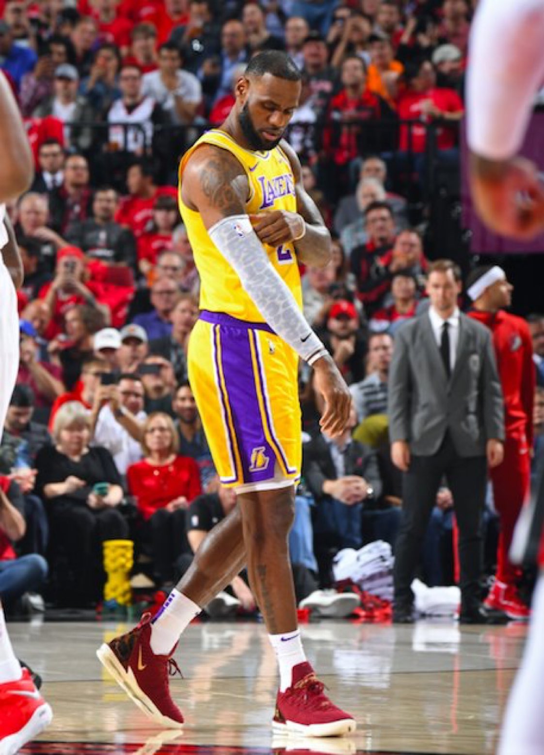 Lebron shooting sleeve sale