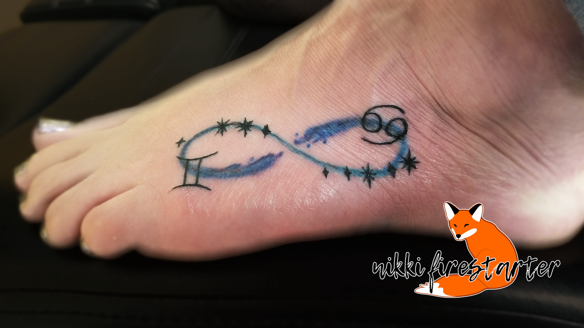 NikFirestarter's tweet photo. A zodiac infused watercolor infinity symbol that I did back in April (2018) during my apprenticeship.
https://t.co/vTVdZBYDcO
#tattoos #bodyart #bodymods #infinitytattoos #zodiactattoos #cancer #gemini #zodiac #infinity #watercolortattoos #starchart #colortattoos #art #ink https://t.co/AefLErjhru