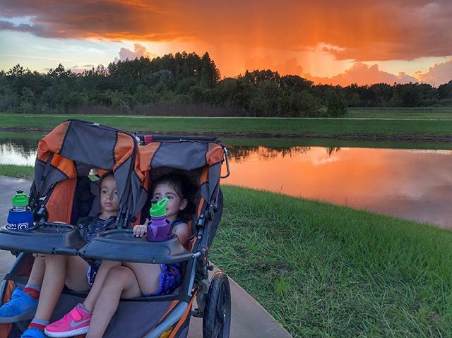 thefitelementx's tweet photo. Five beautiful sunset miles with these cuties, singing their favorite tunes. 😍
.
.
.
.
#familytime #familyrun #fitfam #runyourworld #strollermiles #marathoner #mrtt #eveningrun #bobstrollers #realbobmoms #asseenonmyrun #sweatyselfie #irunthisbody #in… https://t.co/XuQb2QATfV https://t.co/3RC73YPPOv