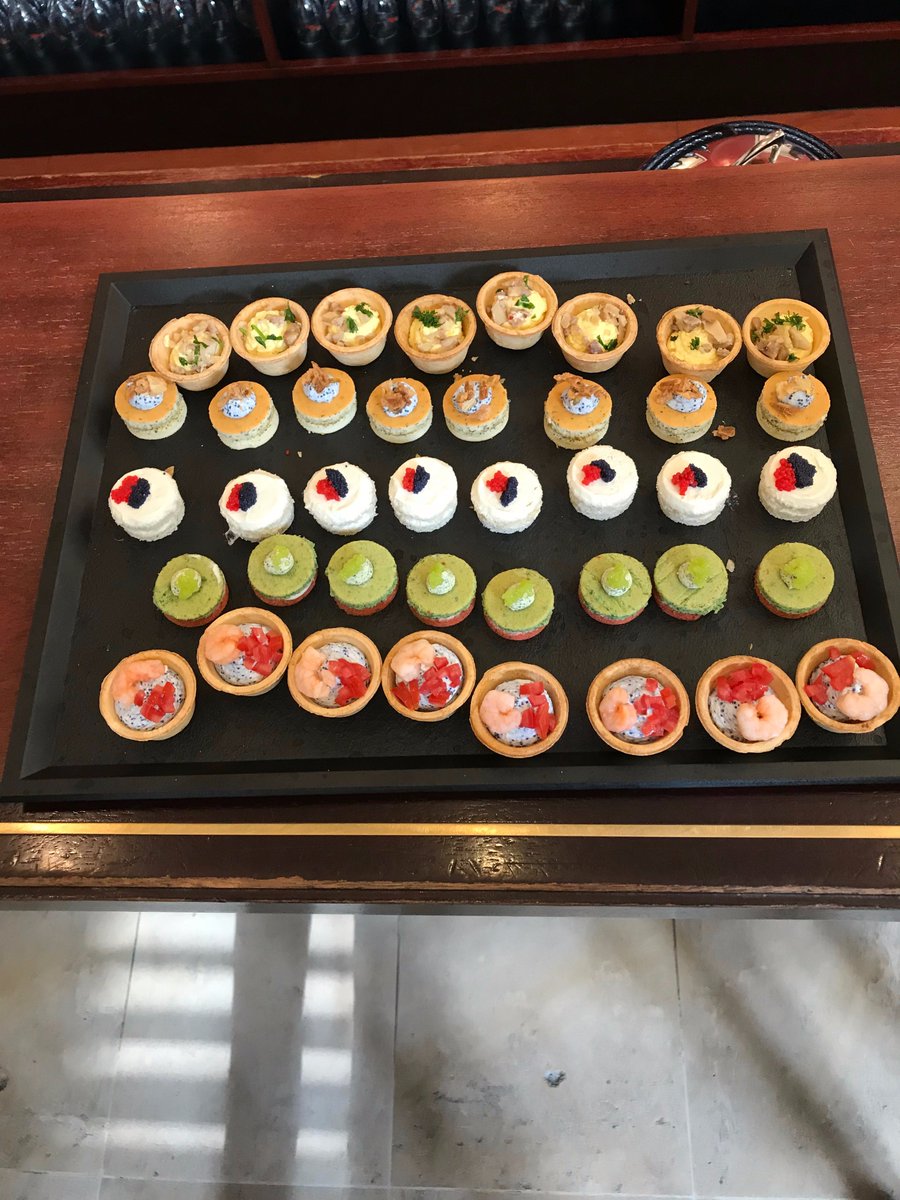 PSCMagazine's tweet image. Huge thank you to @pidyuk and @RawlingsonLane for an amazing trip to Reims! We had a great time talking, eating and learning about all things cake! #france #presstrip #pidy #technipat