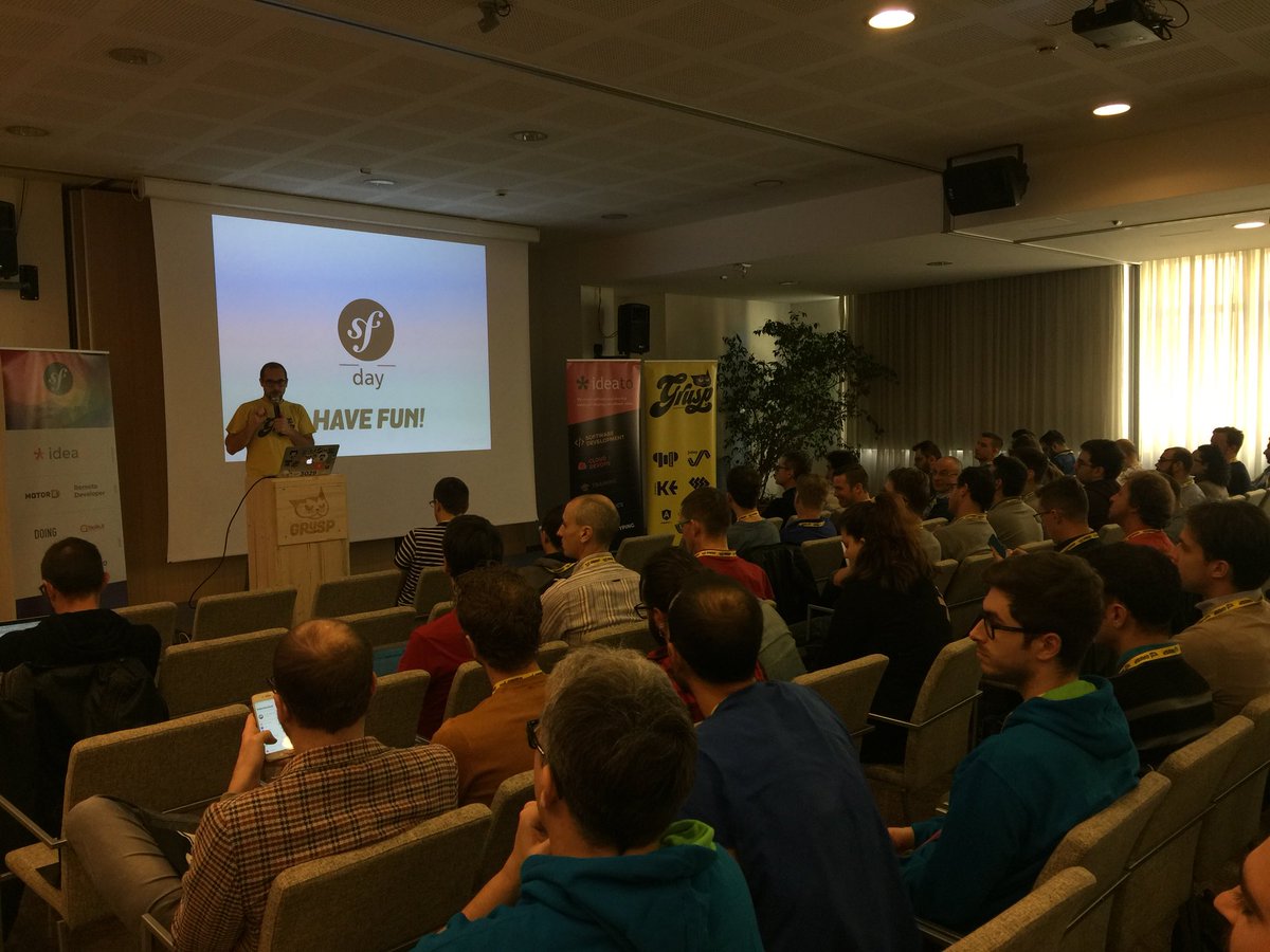 sfdayit's tweet image. Apriamo le danze con la presentazione del @grusp #symfonyday #symfonydayit