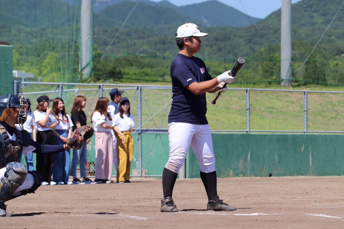 Ultimo35002603's tweet photo. Ultimo
川端理人
このチームの引率の先生✨
前回大会は日帰り参加だったため、彼はまだUltimoの夜を知らない。。
足のサイズは29cm
でかすぎわろた https://t.co/FGvqP3I2i6