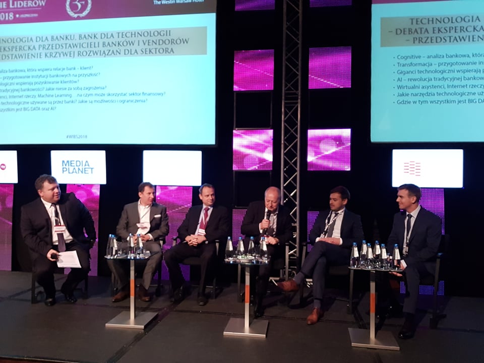 bankinsurforum's tweet photo. Na #WIBS2018 świetna debata o technologii dla banku i banku dla technologii. Eksperci 👉 Ł. Buczko @DXCTechnology, T. Kifner @AliorBankSA, P. Kuljon #Makeitright #ProServiceFinteco, R.Szwed #Atende, J. Presz @PocztowyBank i W. Wolas @DellEMC. 🔝 https://t.co/q8dv82wYlE