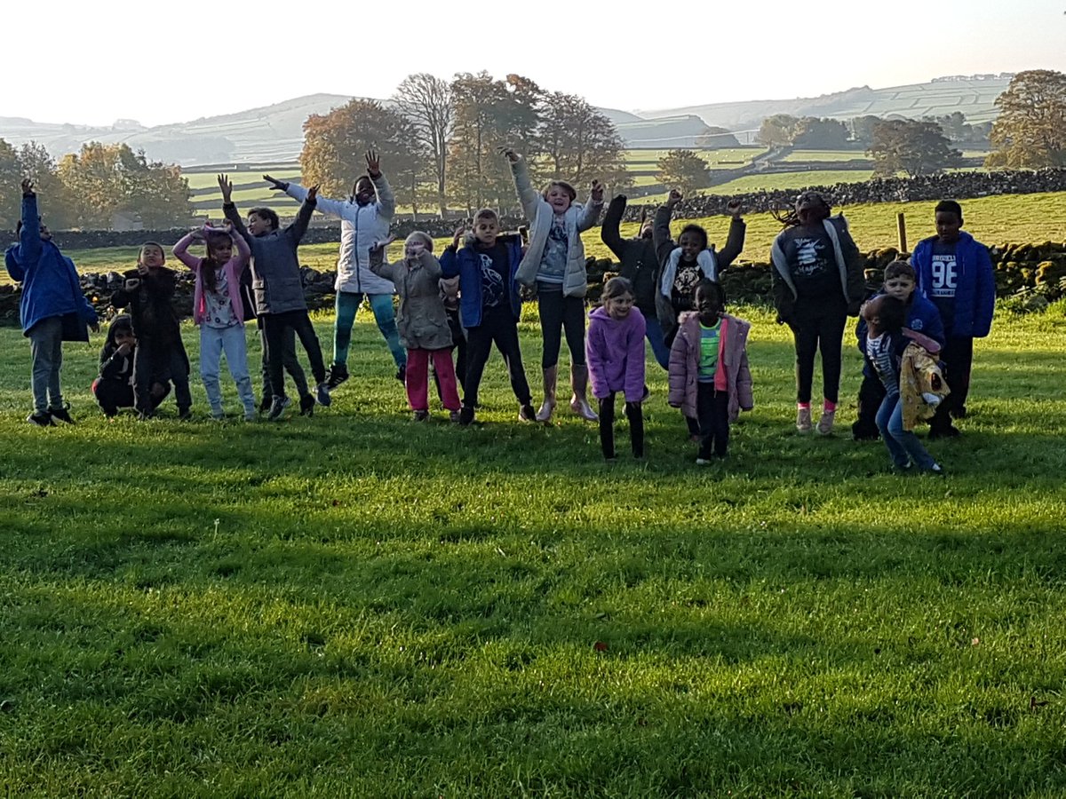 MissSmithDHT's tweet photo. Hucklow it's been a blast! What a week we've had! #MemoriesForLife https://t.co/trHC3yDsH1