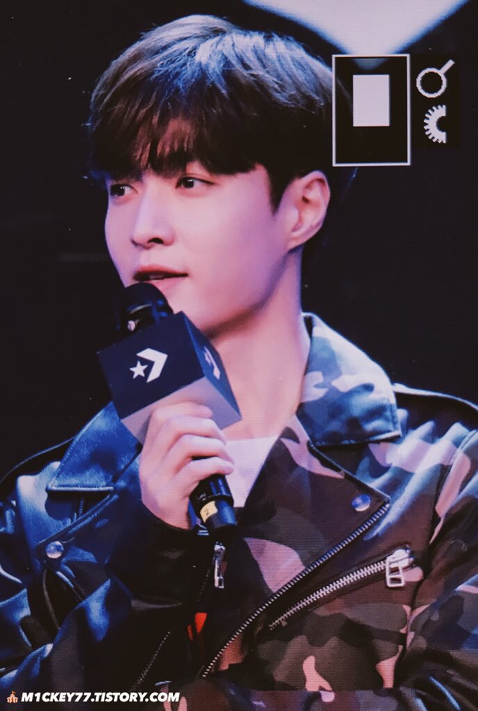 M1CKEY77's tweet photo. 181019

-

✨✨✨✨

#장이씽 #레이 #LAY https://t.co/yW9DZeyFeK