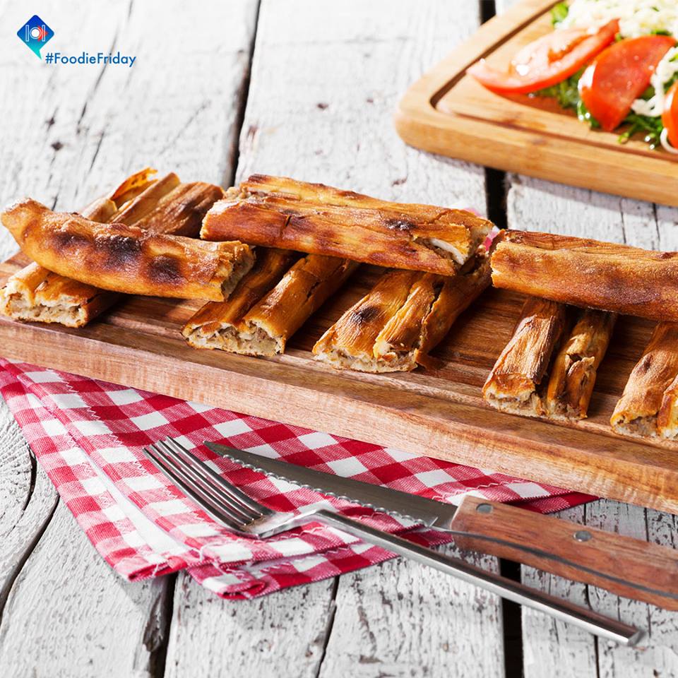 We can disagree on the best Pide toppings… but is the best Pide covered or open? What do you think? #Türgi #Turkija #Turcija #FoodieFriday #Pide #TurkishCuisine