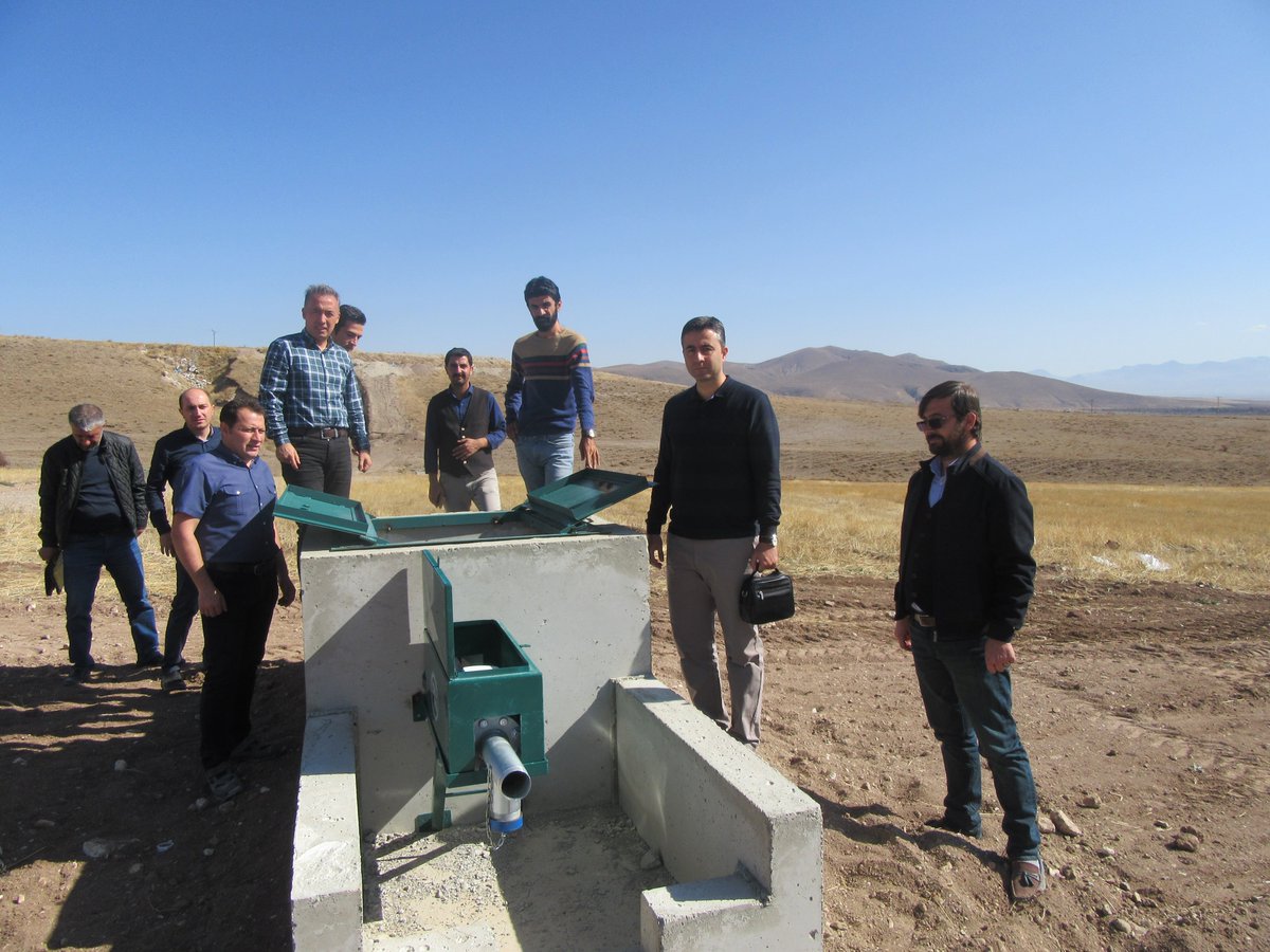 dsi_8_blg_md's tweet image. Bölge Müdürü Emrah Köleoğlu, Elektro Mek. Teç. Şube Müd. Muhyettin Eroğlu, 81. Şube Müd. Nurullah Soylu, Kontrol Müh.  ve Yüklenici firma yetkilileri ile birlikte #Erzurum #Pasinler #Taşkaynak Göleti, Sulaması ve #Tımar Regülatörü sulaması işinde bir dizi incelemelerde bulundu.