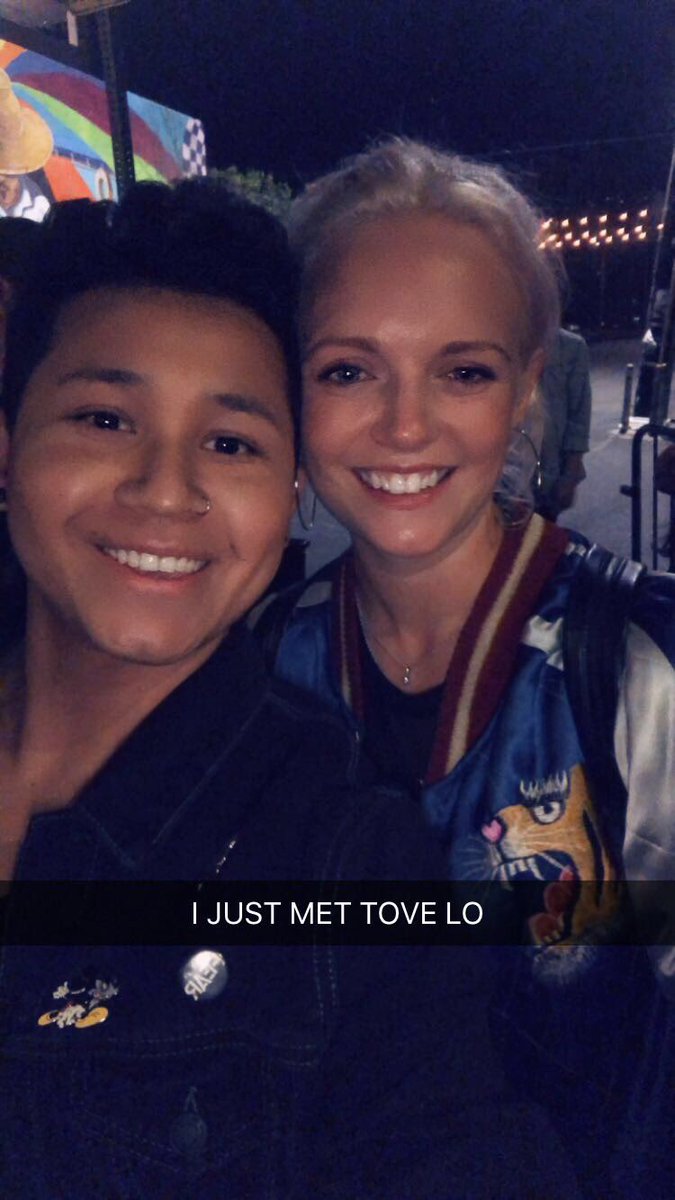 RAWulBAxel13's tweet photo. Met @ToveLo tonight at @almacyber show! My Heart is FULL #CyberAlma #BlueLips #DiscoTits 🧡 https://t.co/Ko6brP0nwh