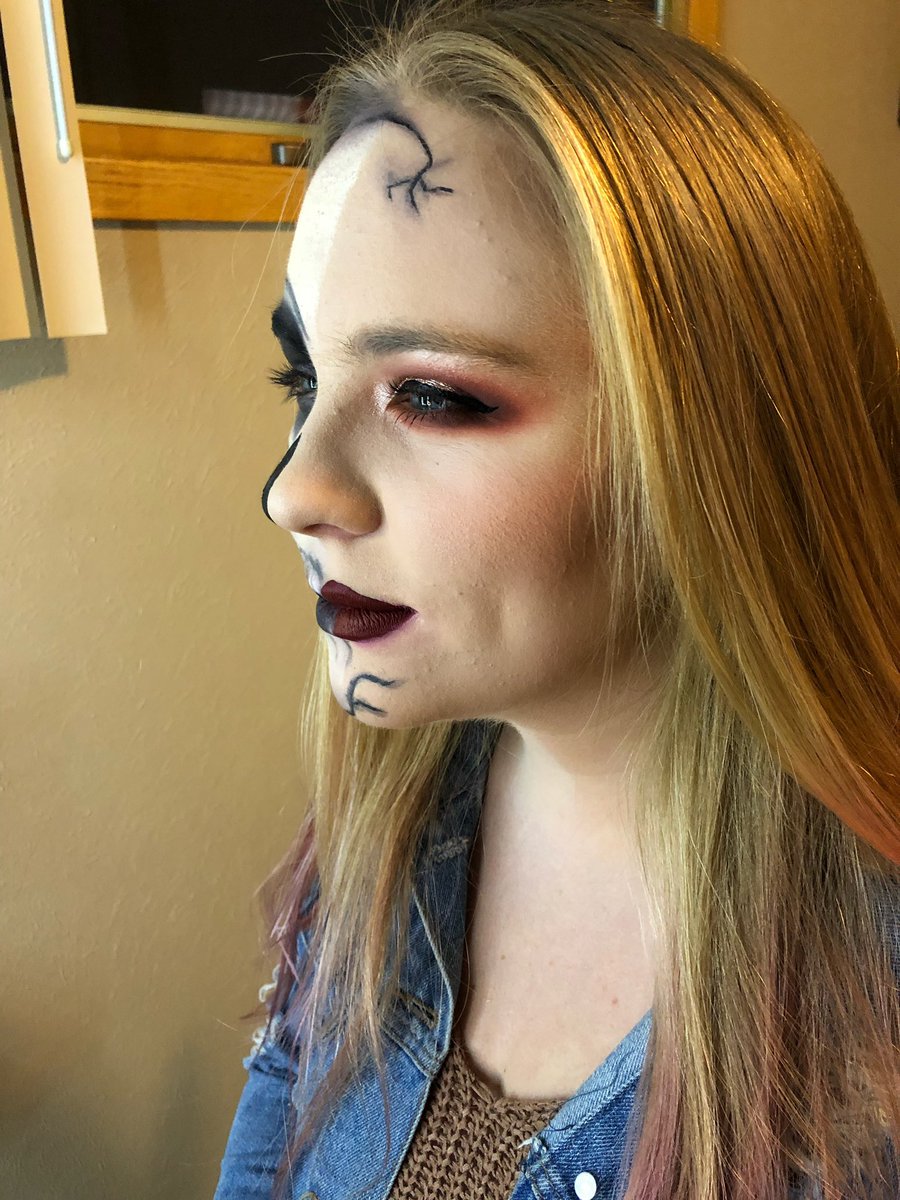 mgnMartell's tweet photo. "When there is no imagination there is no horror" 
Just another Halloween creation😈

Thanks to my @JeffreeStar #bloodsugar pallet and my @MorpheBrushes #jaclynhillxmorphe palette I created this spooky look! https://t.co/euDlGLte5B