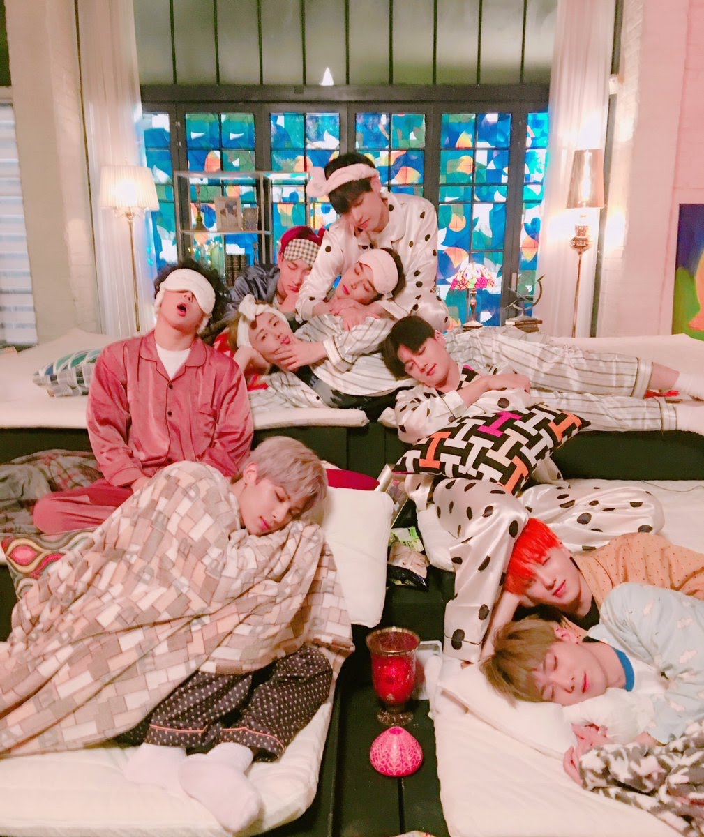 SF9FantasySquad's tweet photo. Es sólo cansancio, agotamiento, una señal de que estás dando todo de ti. Falta poco, continúa. Las energías son recargables y la satisfacción será eterna❤.

Descansa 💕💕💕

#SF9 #DREAMER #2YearsWithSF9 @SF9official https://t.co/9PfpHEk0HS