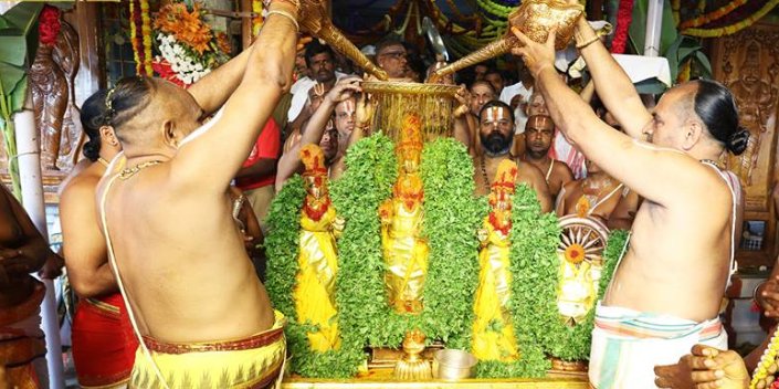 tripnethra's tweet photo. Sri Venkateswara Swamy Snapanathirumanjanam.
Book Tirupati Tour packages at Tripnetra and get 35% off. call +91 8500898000, 24*7 call support, visit: https://t.co/wZUo6Lsb8r
#TirupatiTourPackages #TirupatiDarshanPackage https://t.co/0CO2YCAVYA