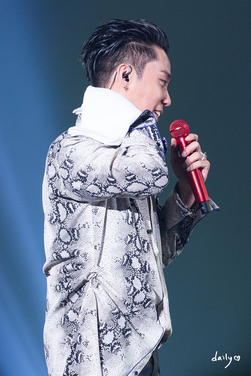 daily_g1's tweet photo. 181014 젝스키스 콘서트
땀땀💦
#은지원 #EUNJIWON #殷志源
#젝스키스 #젝키 #SECHSKIES

✔️고화질 링크
https://t.co/n28WqXt4Hb
https://t.co/Xixtly5QFx
https://t.co/orgmvGT0kq https://t.co/jqznpXUCL6