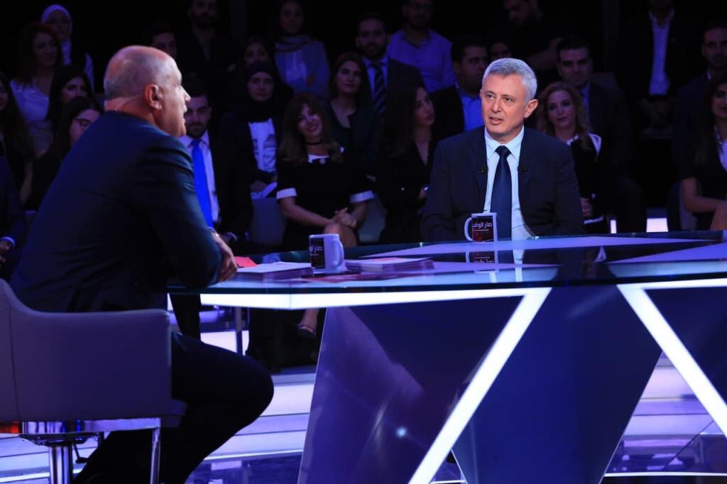 SakerDeeb's tweet photo. تتصفح الأخبار على الساحة الدولية والإقليمية، ترى التخبط و المكر السياسي داخلياً، يدب في نفسك حالة من القلق وعدم الارتياح للوضع الراهن وخصوصاً على الساحة المسيحية. يطل مارد على شاشة صغير لدقائق معدودة فيحي فيك ماكاد ان يدفن.
انه الامل @sleimanfrangieh 
@VeraYammine 
#صار_الوقت https://t.co/51dI75RkpM