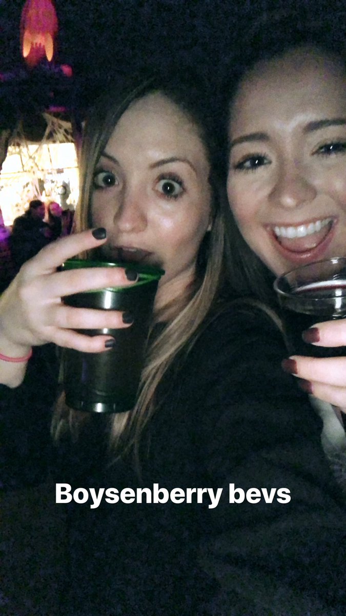 laurena11's tweet image. I’ve died and gone to heaven. Or hell. #KnottsScaryFarm #Morepicstocome