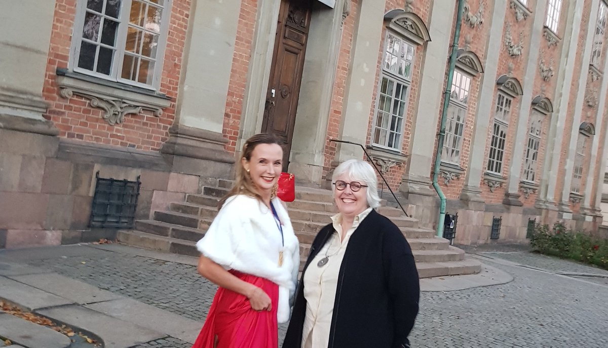 I feel incredibly honored to be working with brilliant people like Jane Ohlmeyer and Natalie Jeremijenko.  They set the level for #huminfra yesterday when they started the program. And happy they got to see the House of Nobility from the inside yesterday!