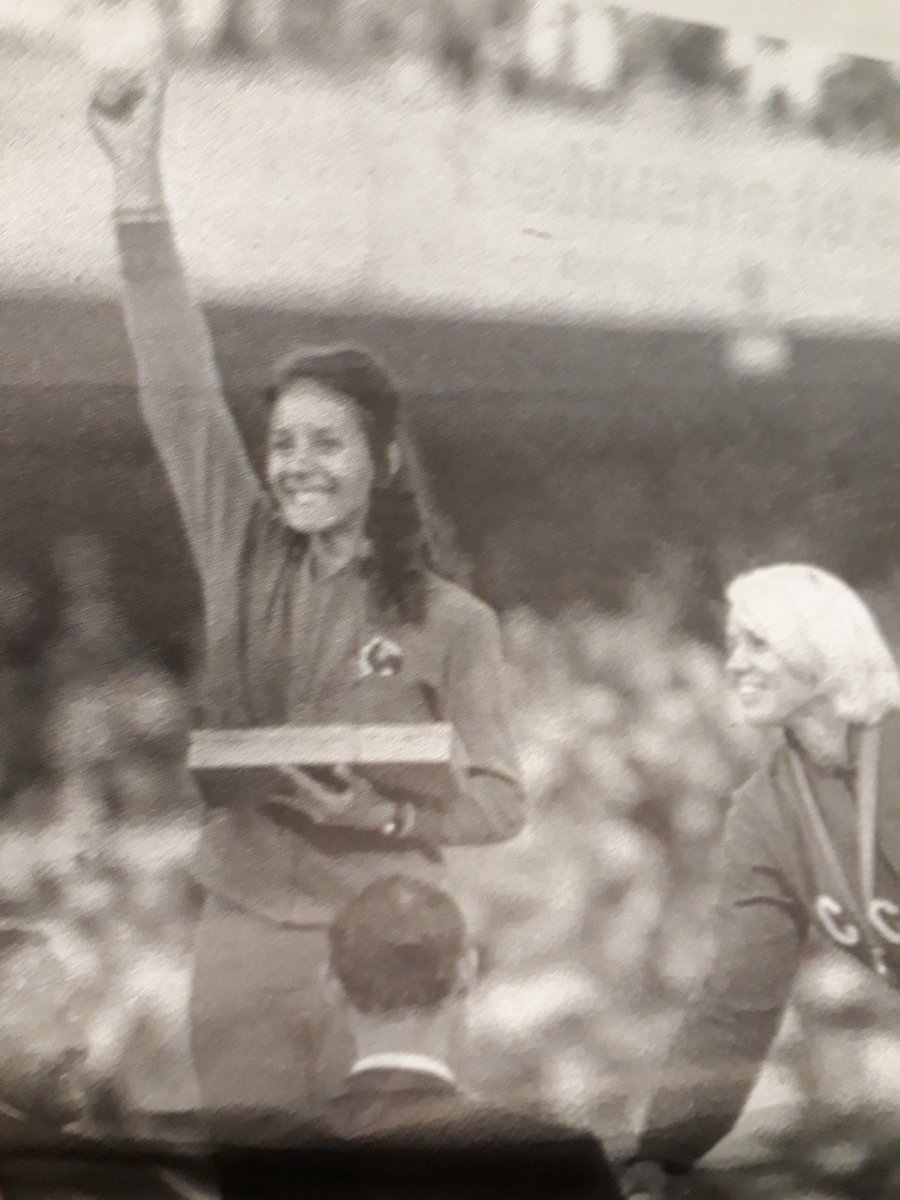 yjaegle's tweet photo. Ce n'est pas de l'actu, c'est un roman vrai. Aujourd'hui s'achève dans @lequipe l'extraordinaire série sur Colette Besson. On ne peut pas ne pas la recommander. Tout y est fou, poignant. Le sport, envers et contre tous. https://t.co/SF7OMiNxLB