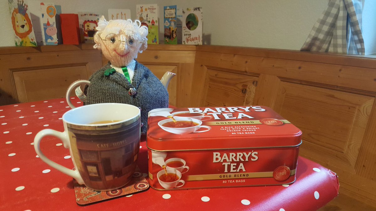 DeanPower1's tweet photo. Winter's letting itself be known in Munich. We're in safe hands! #teaweather 
@BarrysTeaTweets @PresidentIRL https://t.co/hNoKZE7Uix