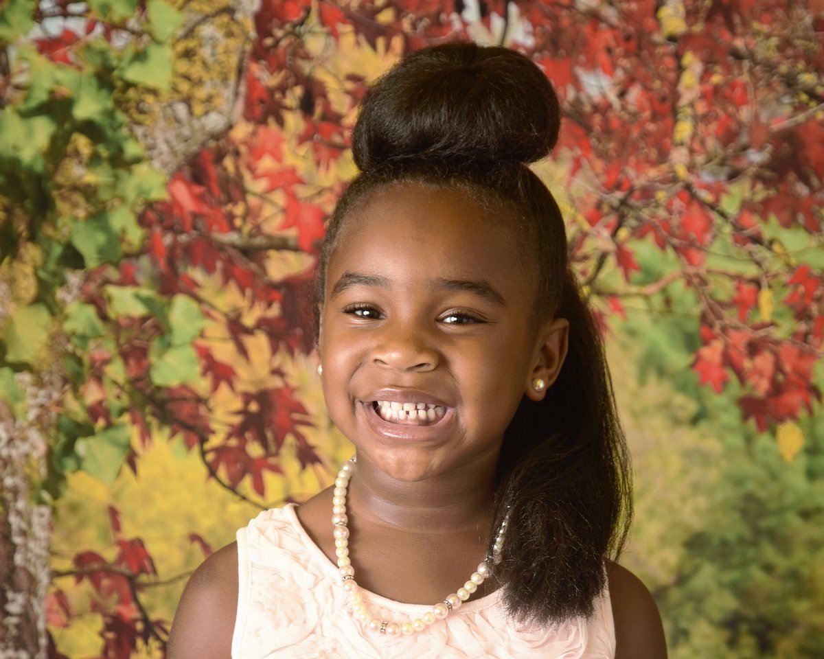 CMJonesy3's tweet photo. Being a Mom is no easy task and although there's no step by step manual that will help through the unknowns, I will continue to give it my very BEST..because she is SO worth. #TeamRiver #FiveandFab #PrincessRiver #ProudMom #WhatATeaching #MomStillLearning #StillOleSchoolTho ππ https://t.co/nY72aD2OQM