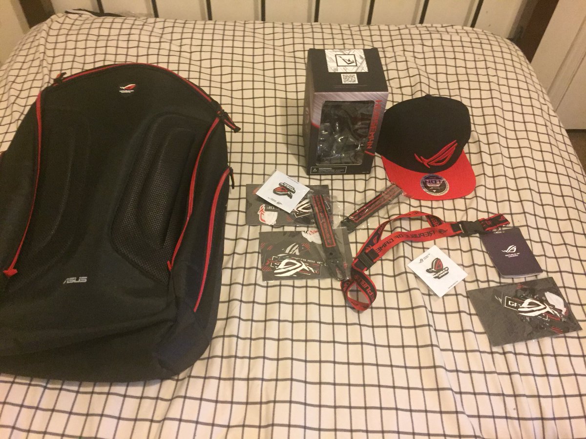 History1x's tweet photo. My first Competitive event for fortnite, seen @xChocoBars @Landonsn & @Falloutt, Won 2nd in My Round For Qualifiers, And Janet Picked My Name For the raffle which I got 2nd to grand prize, and thank you guys for being there. #ROGGameChanger and thanks to @ASUSUSA for the event. https://t.co/fl4DsoHDEV