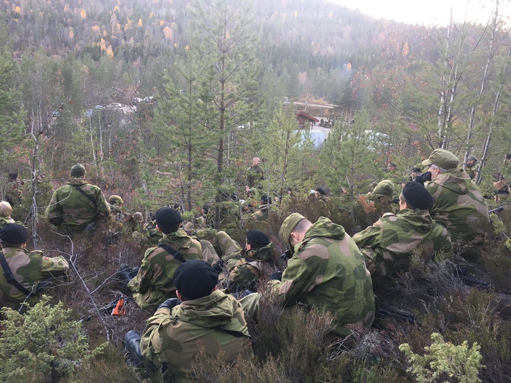 FossmannK's tweet photo. HV-02 er godt igang med høsttrening av flere områder.Grunnleggende soldatferdigheter og teambygging er prioritert. Upåklagelig driv og god stemning. https://t.co/6yn1ulB4na