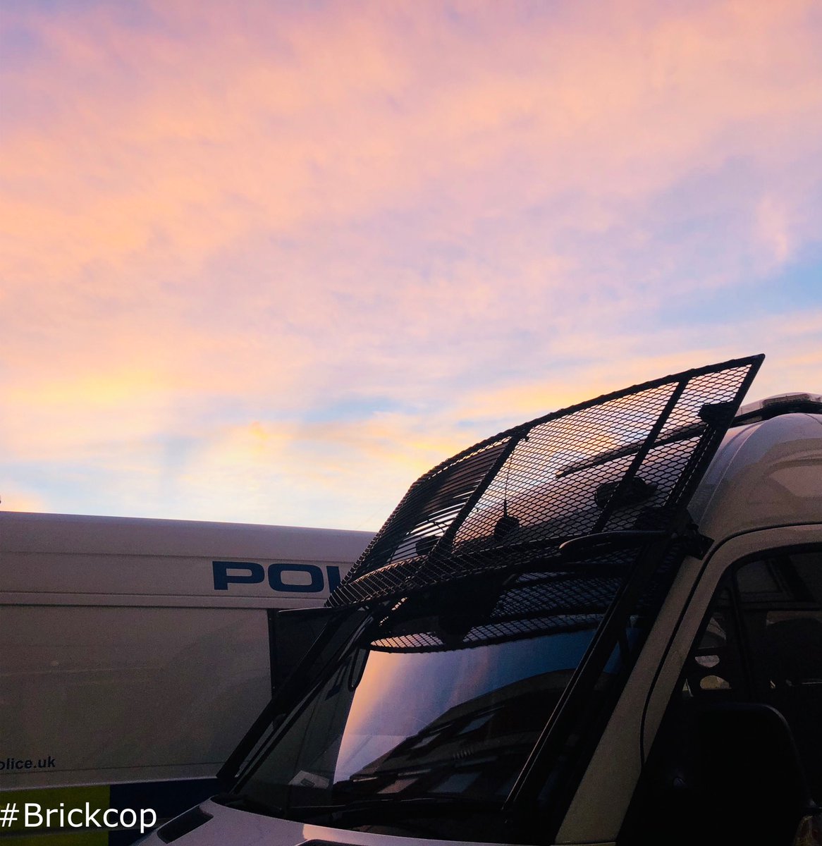 Brick_Cop's tweet photo. Both persons safe and well upon our arrival, they had, had rather a heavy night shall we say! We are finished for our shift and that brings to a close my #Nightdutylive I hope it’s been insightful! Now over to @peckhamcop for an #EarlyTurnLive 🚨 If you’re working stay safe! 👮🏻♂️ https://t.co/hQiOQnodBW