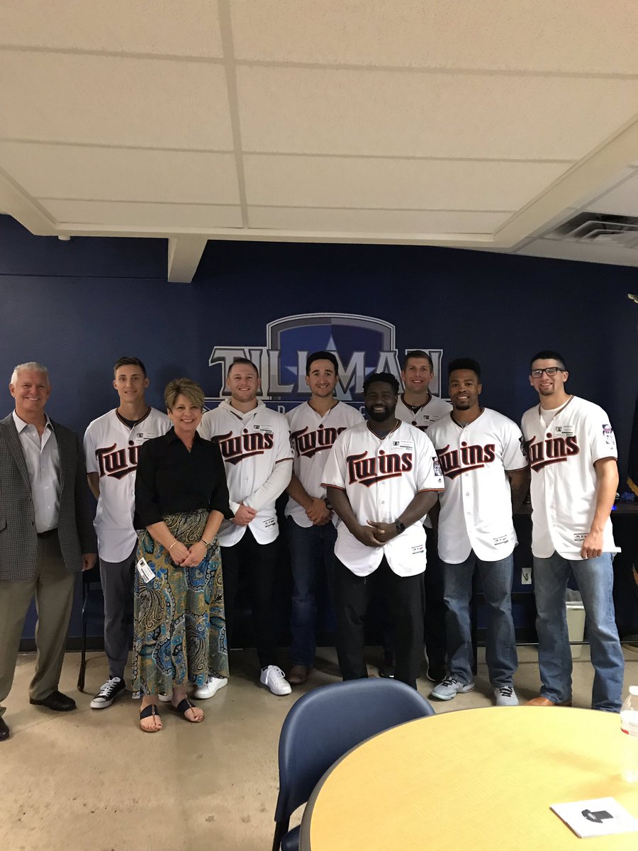 Adam_Bray31's tweet photo. What a day! Had the opportunity to share my success story with kids at Tillman Middle School in AZ today.  #yoursuccessstory @MiLB @MLB @MLBazFallLeague @Twins https://t.co/0K2O2ttCZl
