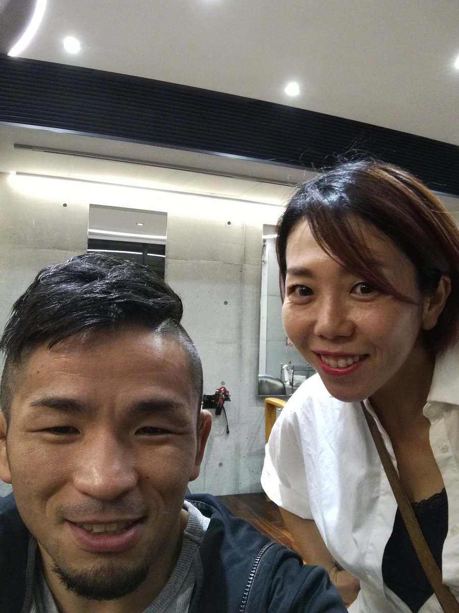 Uzivatel 越智晴雄 Na Twitteru 志麻さんに髪を切ってもらいました いつもカッコいい髪型にしてもらってます ありがとうございます T Co 19afeojgkb 表参道 クラシゲ 山上志麻さん 美容室