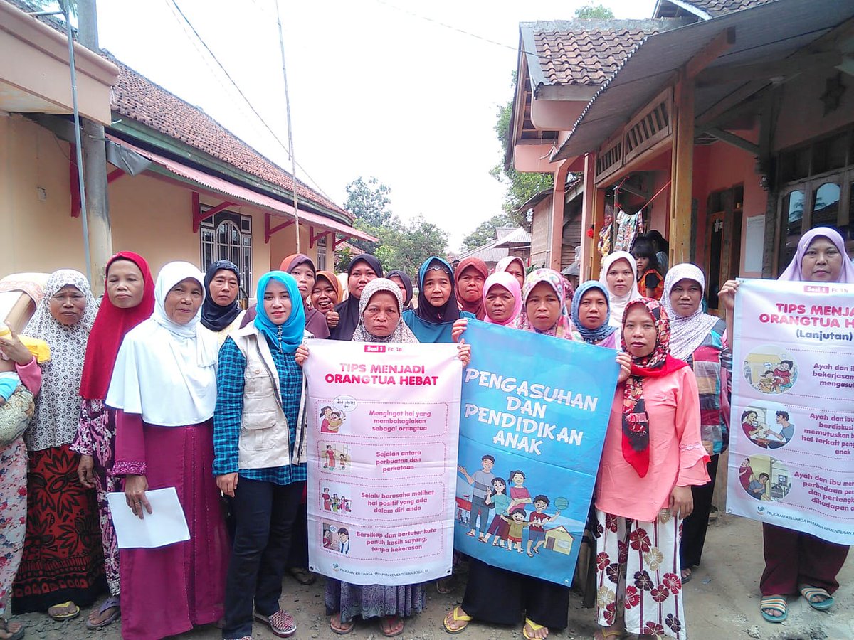 uppkhPDG's tweet photo. Family development session selalu dijalankan oleh segenap pendamping PKH guna meningkatkan kapasitas KPM PKH https://t.co/briaL7T1C5