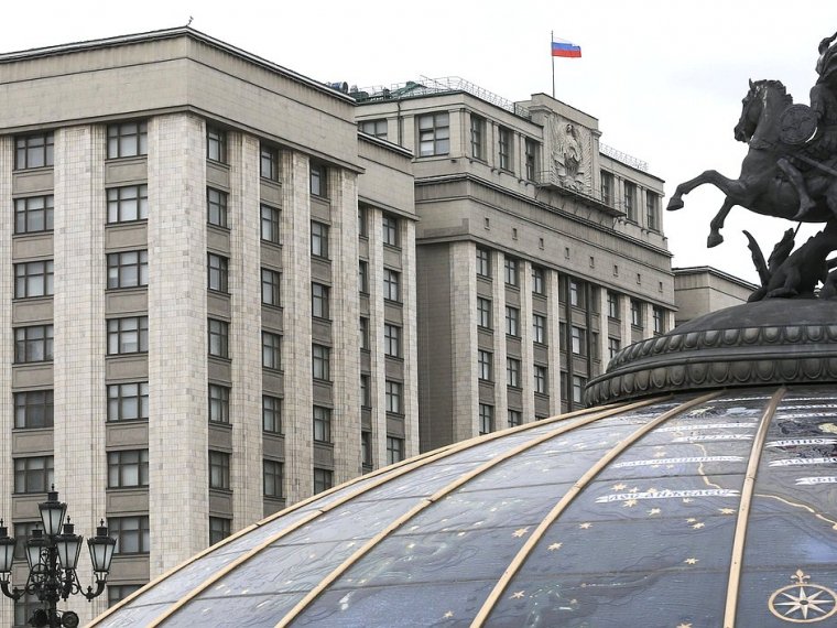 Законопроект предлагает депутатам и сенаторам решить самостоятельно, будут ли они отказываться от надбавки к пенсии #пенсии #депутаты omskregion.info/63817