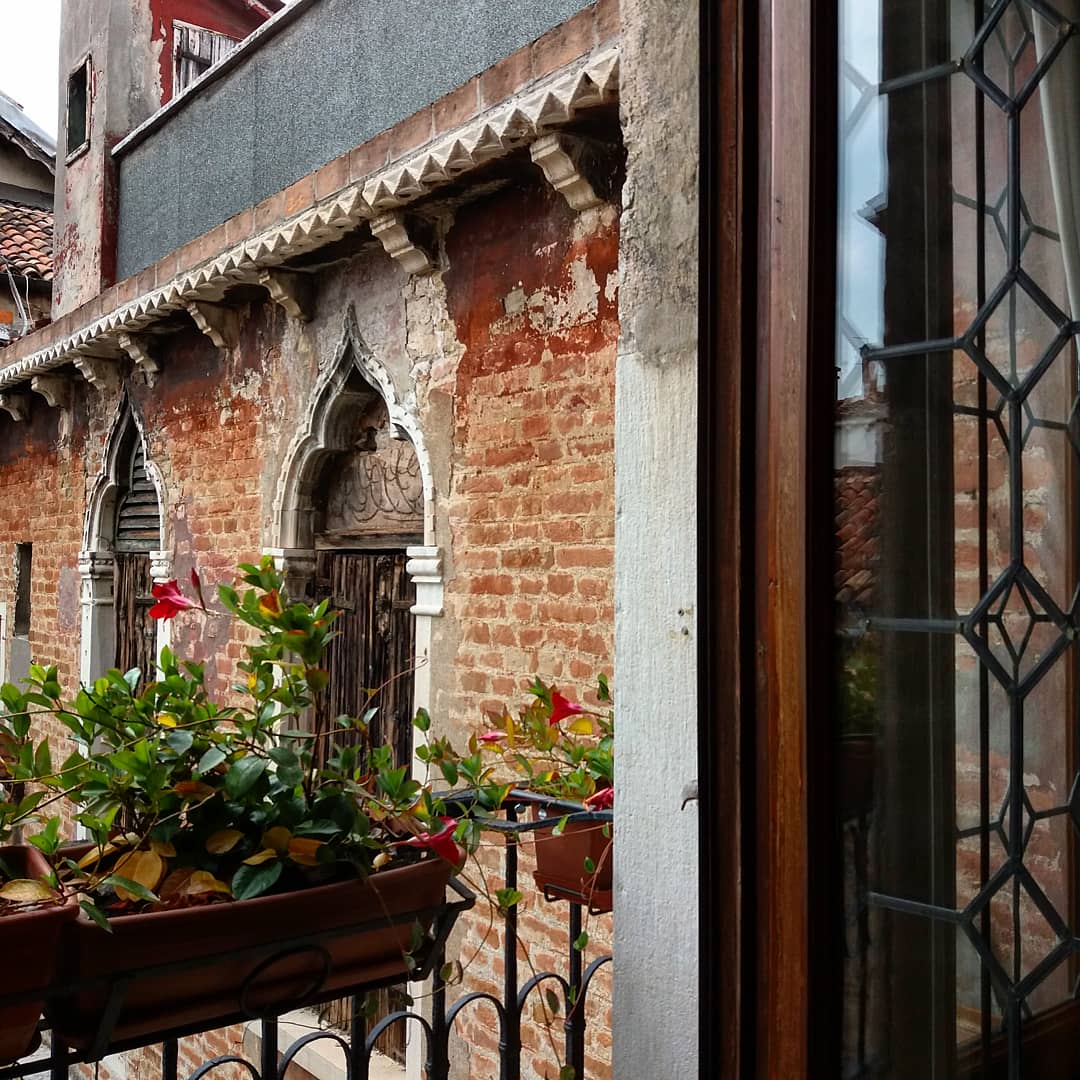 carriem984's tweet photo. Last breakfast of the trip. Such a wonderful way to start the day. 💛 #goodmorning #easeintotheday #gogently #slowlydoesit #adventuresinvenice #exploringvenice #familytime #adplacevenice #autumnbreak #octoberdays https://t.co/RwJ0YDjhgz