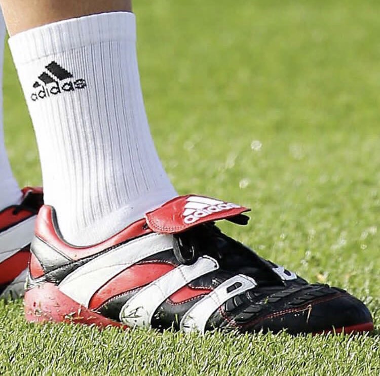 footpack's tweet photo. Un nouveau membre de la #FootpackFam ?? 😍 cc @YohanBenalouane #Accelerator1998 #AdidasPredator https://t.co/PhYNpo9yy3