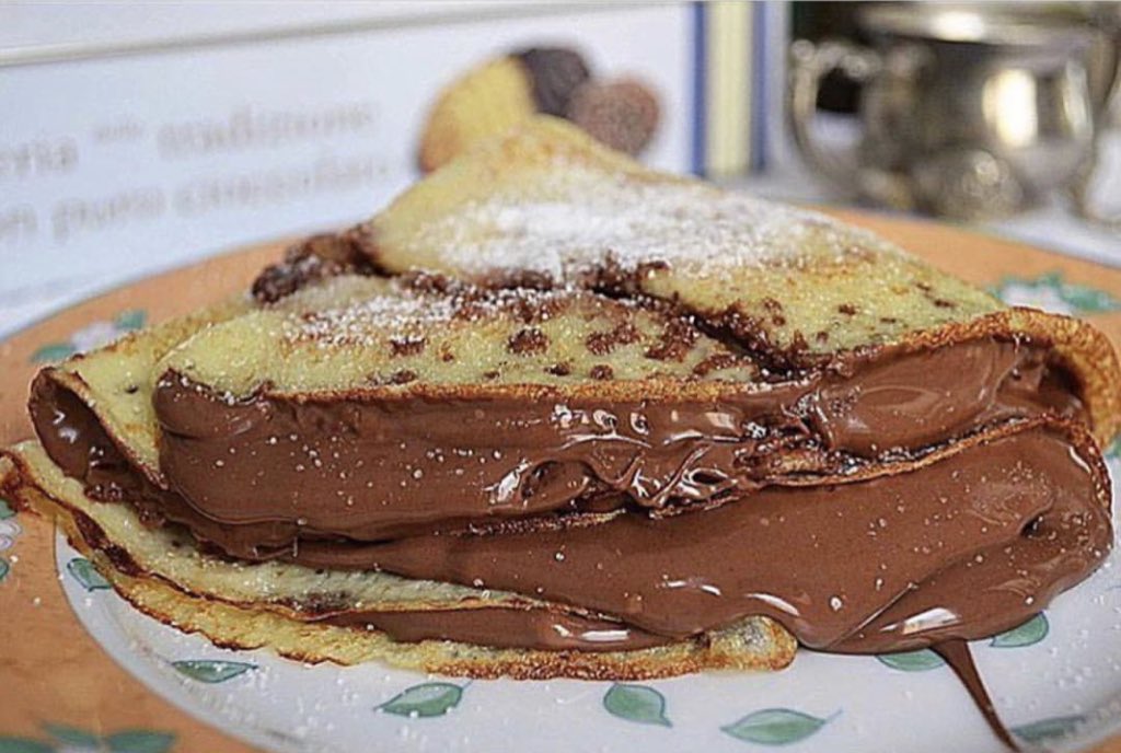 FoodPornLife_'s tweet photo. Nutella crêpes #food #foodporn #foodie #nutella #crepes #breakfast #sweet #delicious #likeit #loveit #18Oct2018 #FridayMotivation #goodmorning https://t.co/2acIBsgXcd