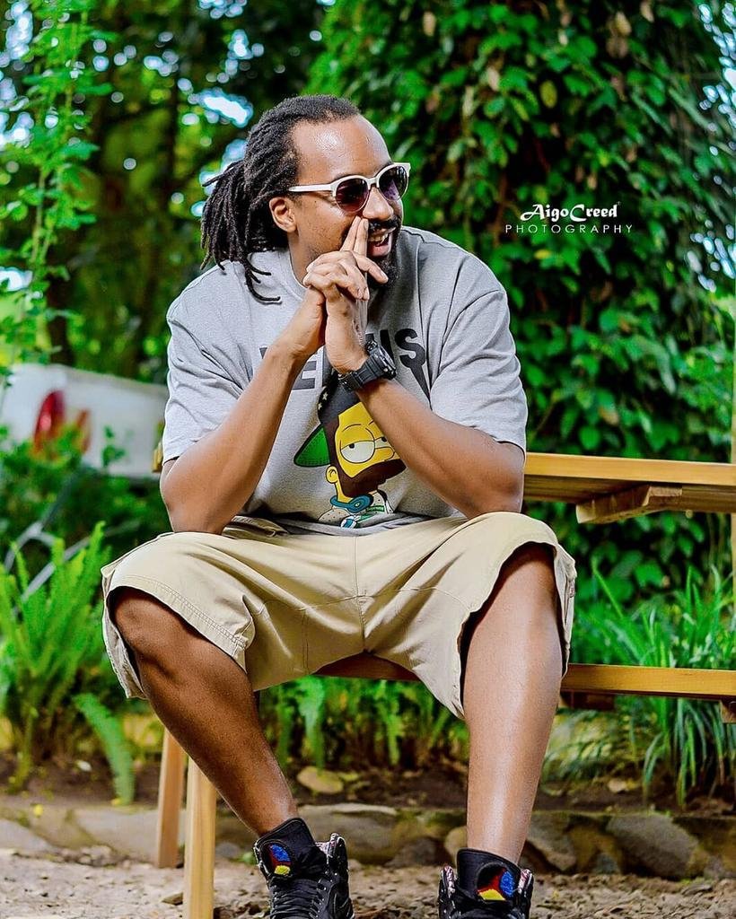 HanyPrisca's tweet photo. Every day when I am watching you and listening to your music I leave challenging myself to be a better me, your heart is just as big and special as your talent, be as you are a kind, humble and generous person. Happy Birthday @naviomusic https://t.co/o6CUQZF5il